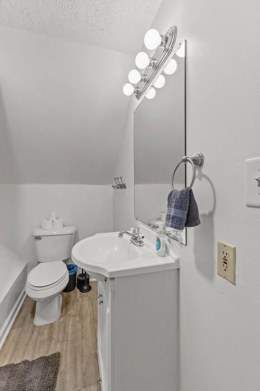 Building Photo - 131 W Noble St