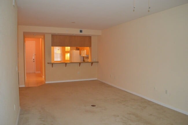 Building Photo - GREAT CONDO IN CAPE CORAL 2+ DEN/2  $1,800!!