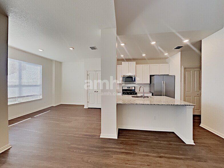 Building Photo - 325 Pebble Beach Run