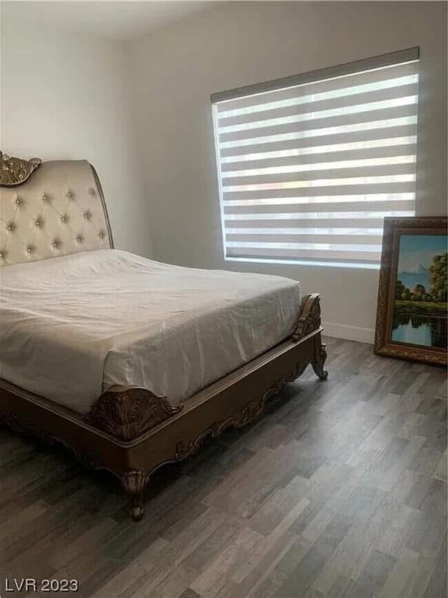 Building Photo - Fully Furnished 4BR + RV Garage