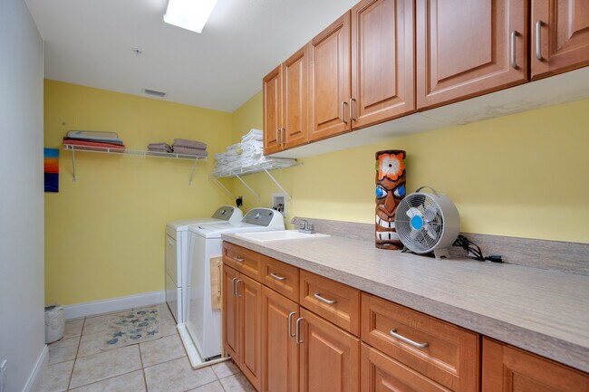 Building Photo - 125 Pulsipher Ave