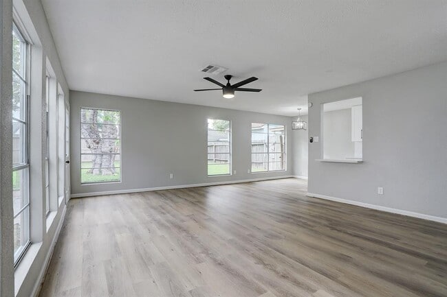 Building Photo - 2710 Virginia Colony Dr