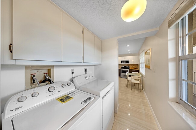 Building Photo - 800 Cypress Grove Dr