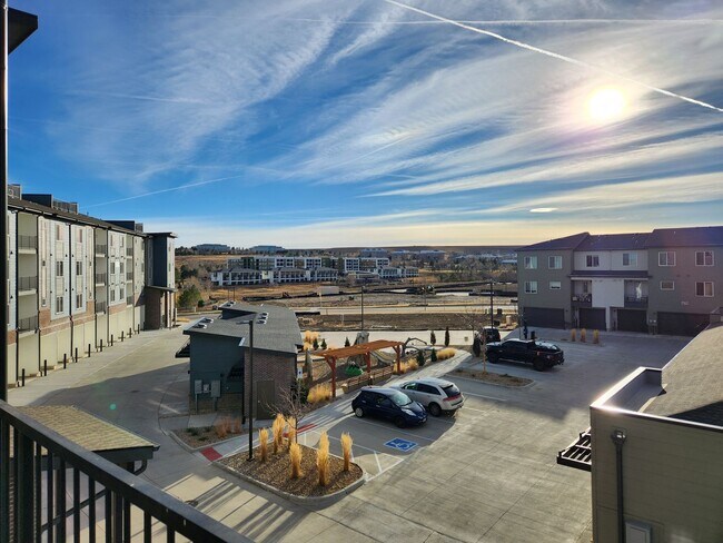 Building Photo - Brand New 2BR/2BA Luxury Townhouse at Grand Vue – Modern Living in Interlocken