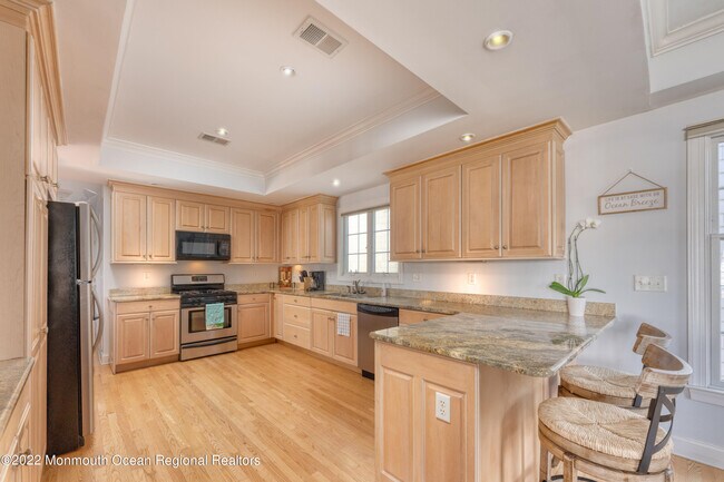 Building Photo - 322 Broadway