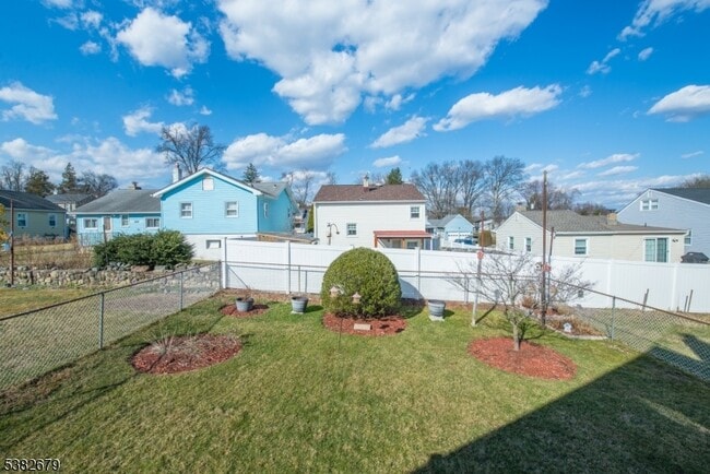 Building Photo - 78 Beechwood Ave