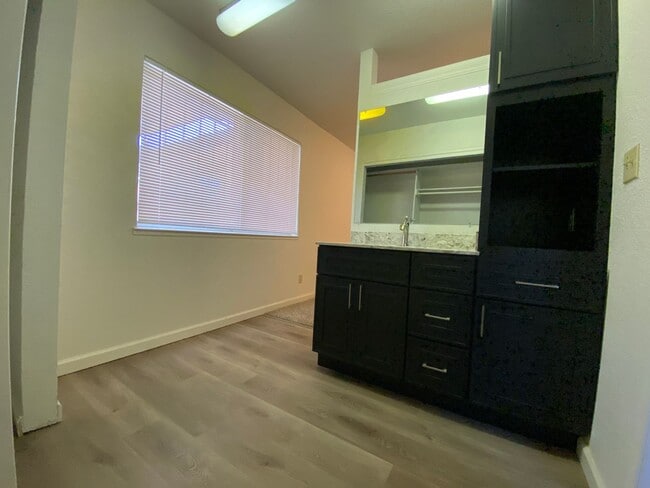 Building Photo - Beautiful Remodeled Home for Rent