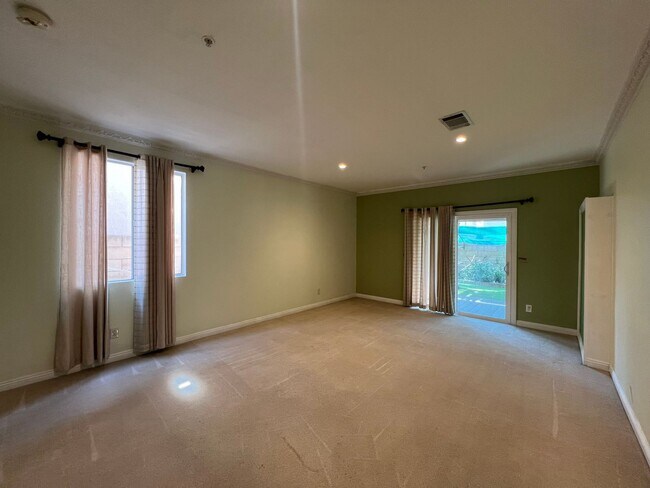 Building Photo - 13539 Whipple St