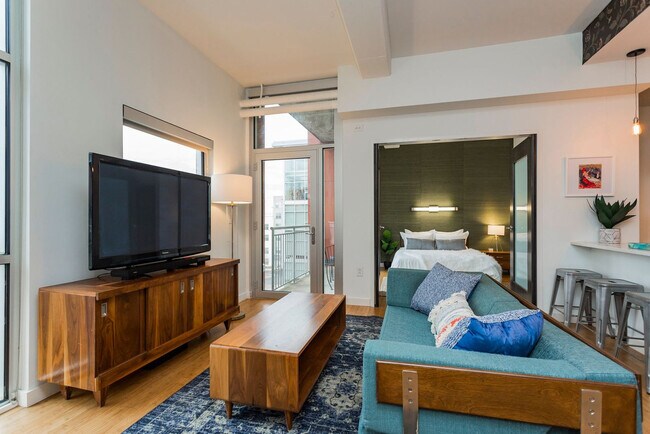 Building Photo - 2115 Yeaman Pl