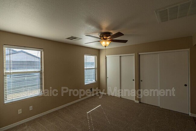 Building Photo - 2035 W Gold Dust Ave