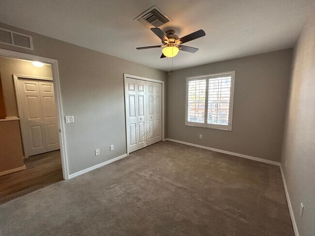 Building Photo - 7871 Lake Sawgrass Loop