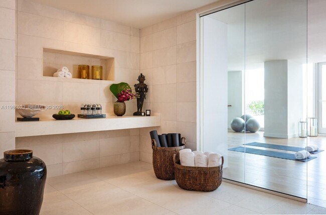 Building Photo - 4701 Meridian Ave