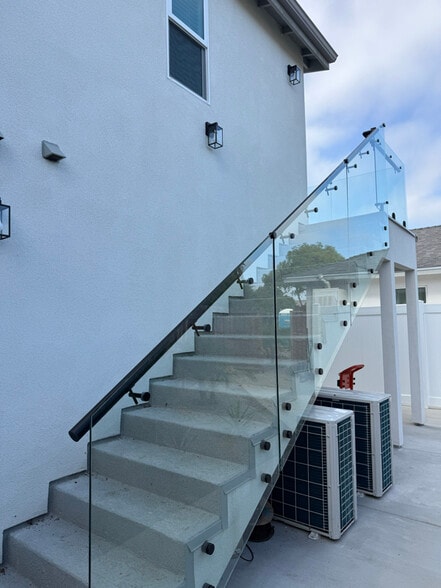 Building Photo - 6647 Delbarton St