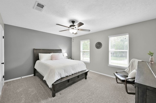 Building Photo - 223 Birchwood Dr