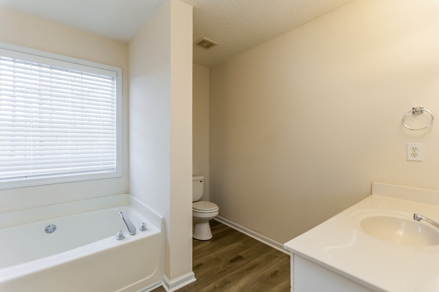 Building Photo - 5335 Yoshino Terrace