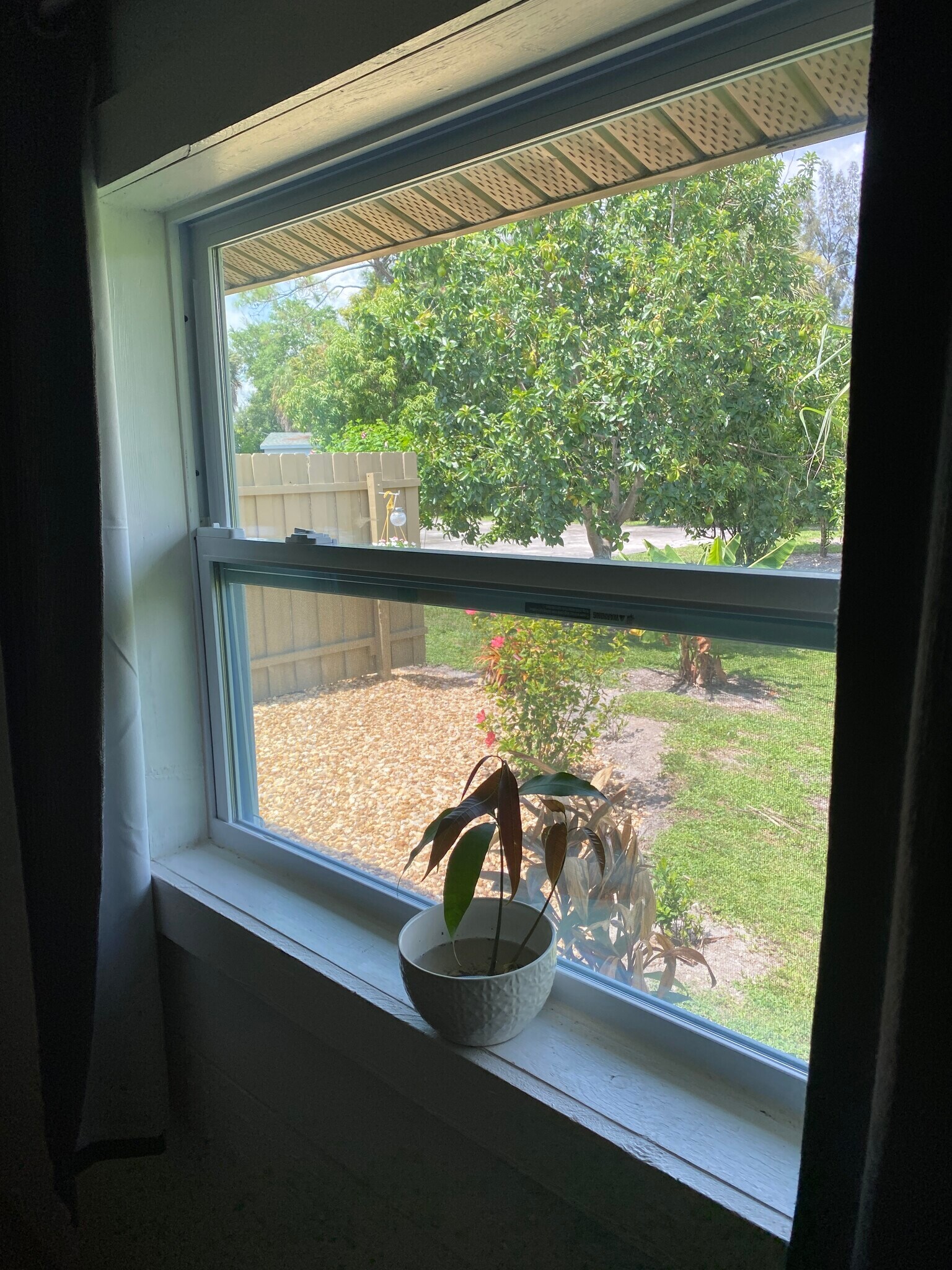 Main room window - 5344 Caldwell St