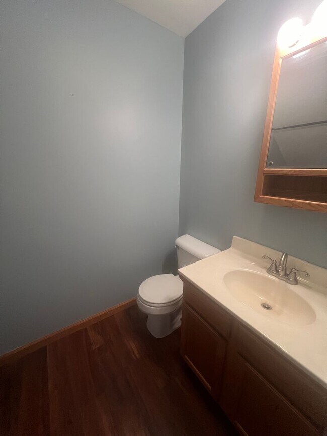 Building Photo - Move in Ready!