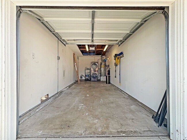 Building Photo - Stunning 3BR/2BA San Diego Home with Solar...