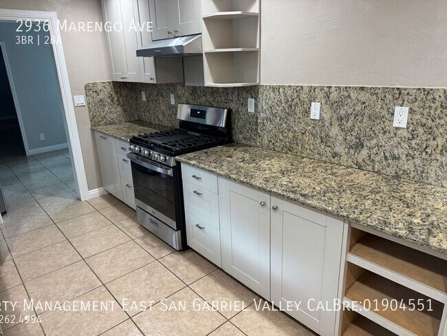 Building Photo - 2936 N Marengo Ave