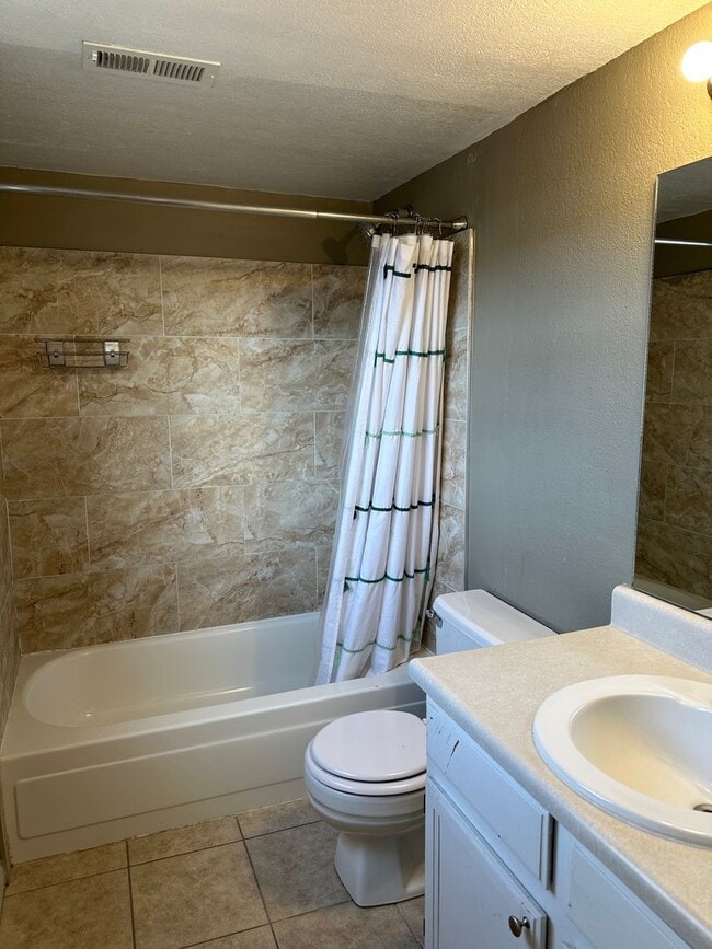 Building Photo - 1185 S Gilbert St