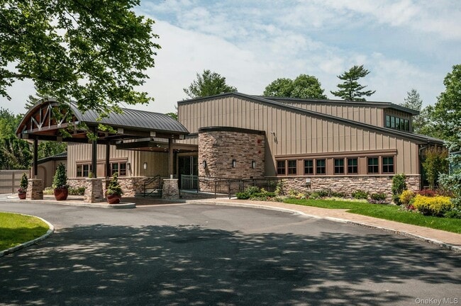 Building Photo - 23 Meadowood Dr