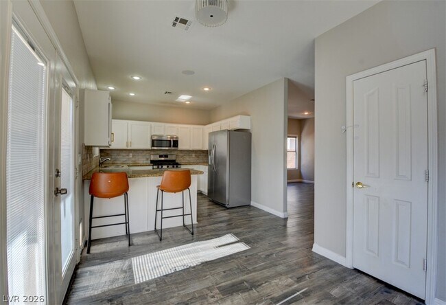 Building Photo - 3733 Horseshoe Mesa St