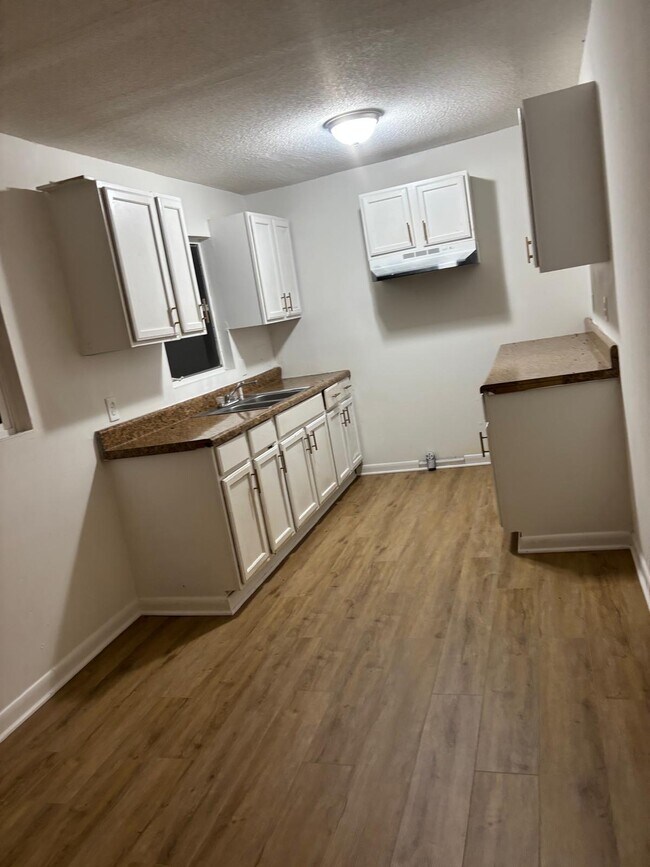 Building Photo - 4311 Ashland Dr