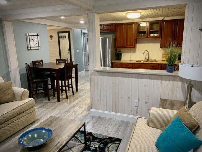 Building Photo - 139 W Bridge St