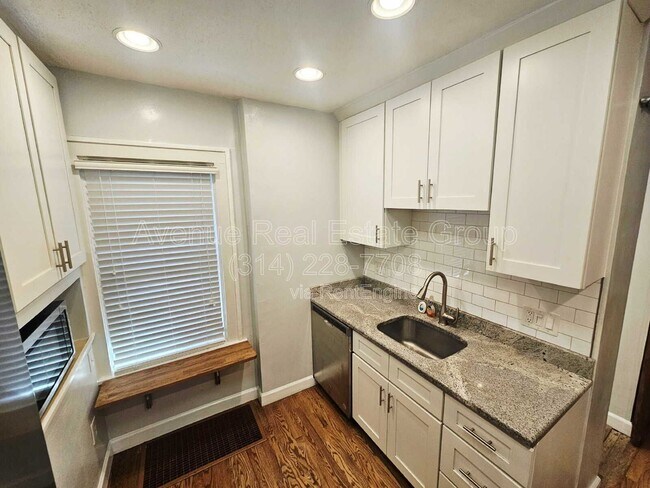 Building Photo - 3717 Cambridge Ave