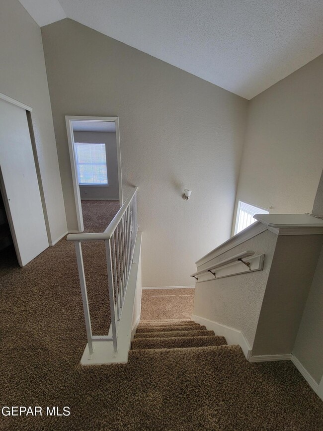 Building Photo - 3200 Mountain Ridge Dr
