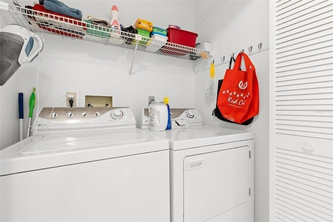 Building Photo - 3143 37th Ln S