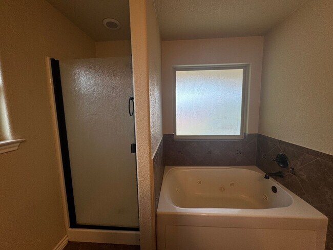 Building Photo - 6801 Deorsam Loop