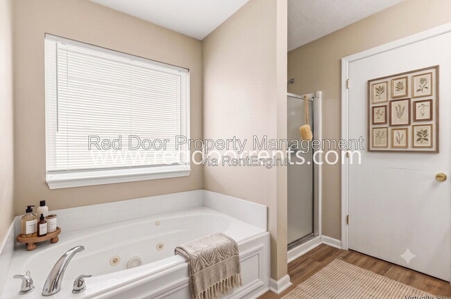 Building Photo - 12419 Deerview Dr