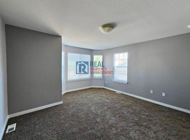 Building Photo - 2550 Winding River Dr