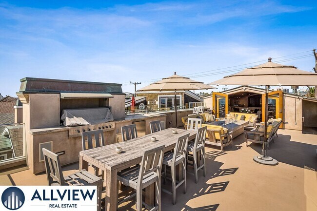 Building Photo - Stunning Beach House located on Newport Beach Boardwalk- 30+ Day Rental!