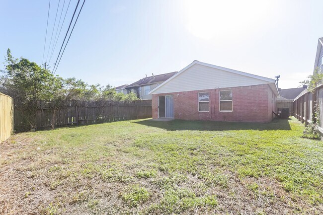 Building Photo - 7712 Sign St