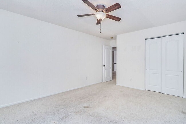 Building Photo - 985 Lambourne Ln