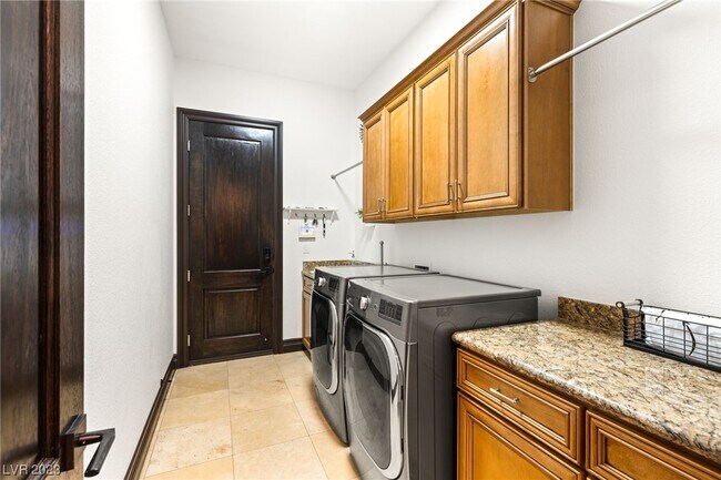 Building Photo - 4079 Villa Rafael Dr