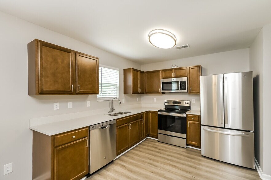 Building Photo - 15 Betty Ann Ln