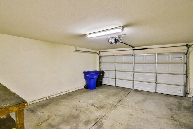 Building Photo - 14919 N 149th Dr