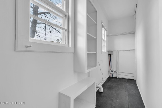 Building Photo - 805 Sixth Ave