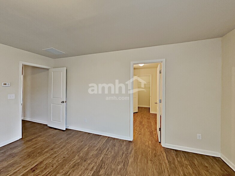 Building Photo - 3506 Mica Cir SE