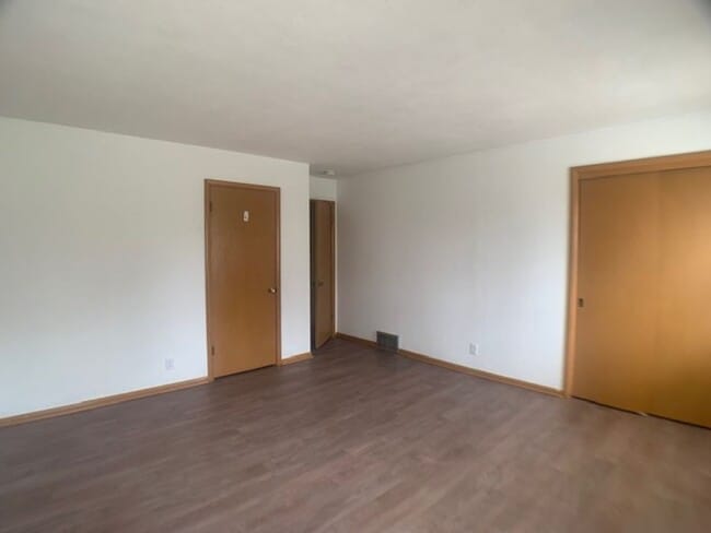 Building Photo - Huge yard! Updated appliances and more!