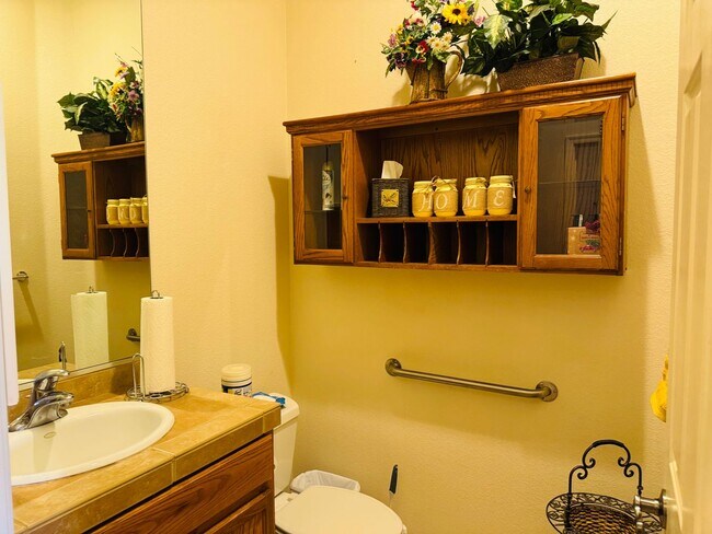 Building Photo - SHORT OR LONG TERM FULLY FURNISHED GOLF COURSE HOME W/POOL FOR LEASE 2BD/2.5BA