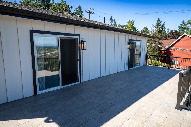 Building Photo - 4685 Riverview Ave