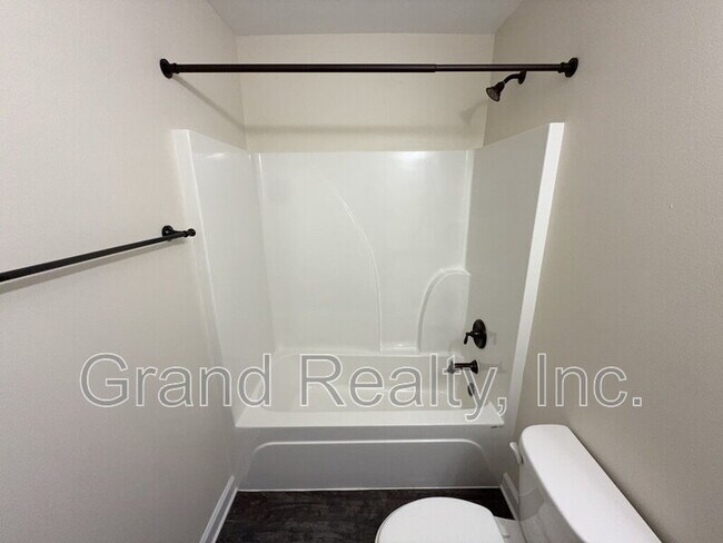 Building Photo - 4025 Brittany Ln