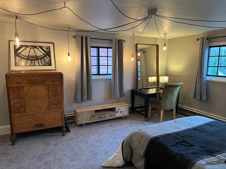 Building Photo - 636 N 54th St