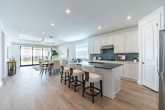 Building Photo - 1040 Villa Rialto View