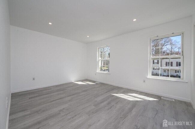 Building Photo - 805 Darlington Dr