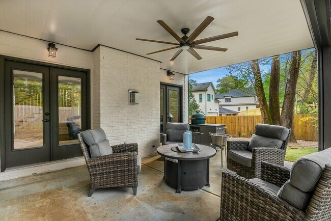 Building Photo - 782 Piedmont Way NE